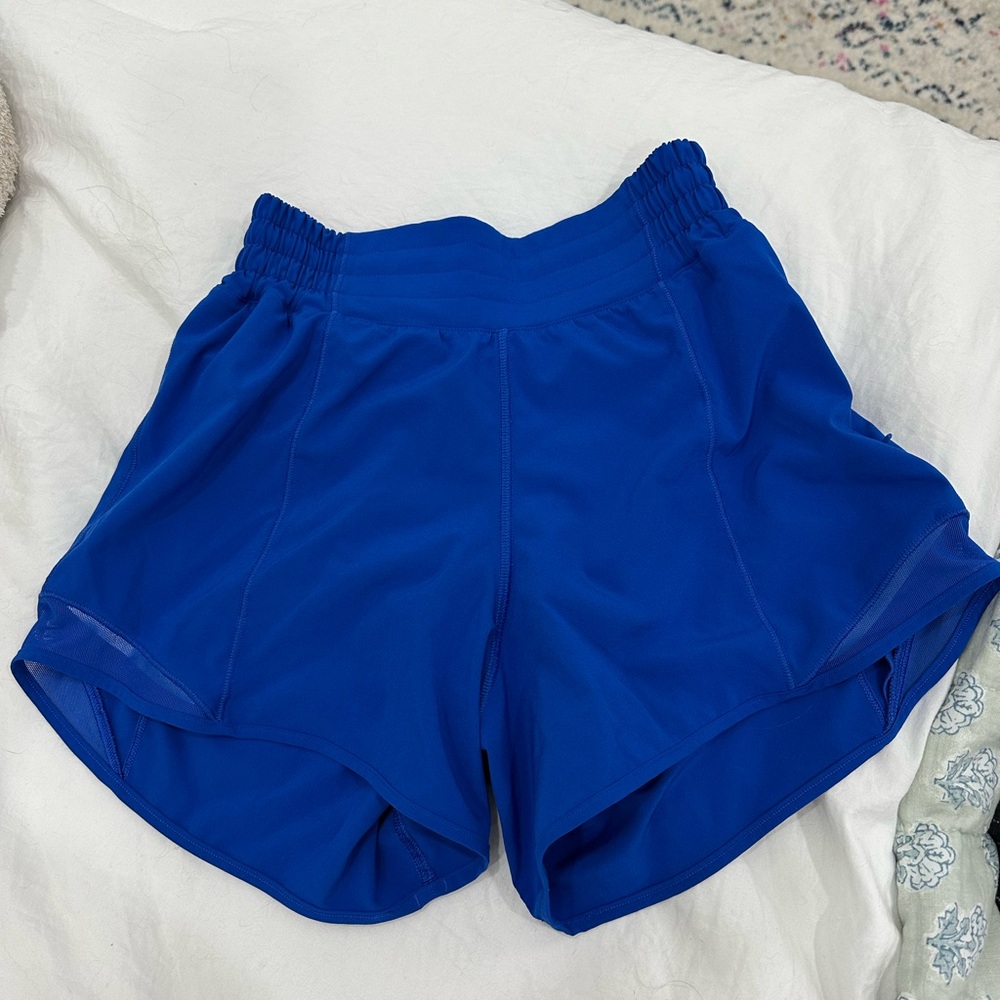 Size 2 Lululemon Hotty Hot short 4’